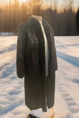 Beautiful Saks-Fifth Avenue Revillon Full Length Mahogany Mink Fur Coat