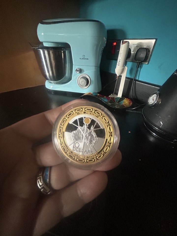 2000 Silver Proof Coin struck in solid 999 silver and gold Royal ...