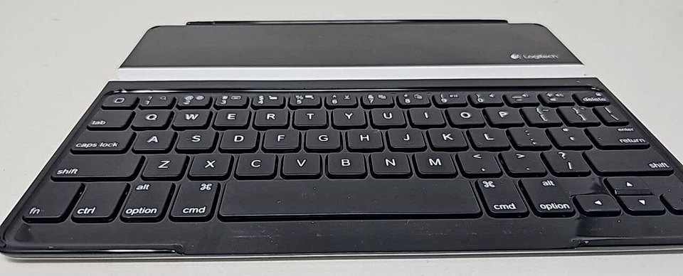 Logitech Ultrathin Wireless Bluetooth Keyboard Case for iPad 2 3rd 4th Gen Cover - Image 3 of 4