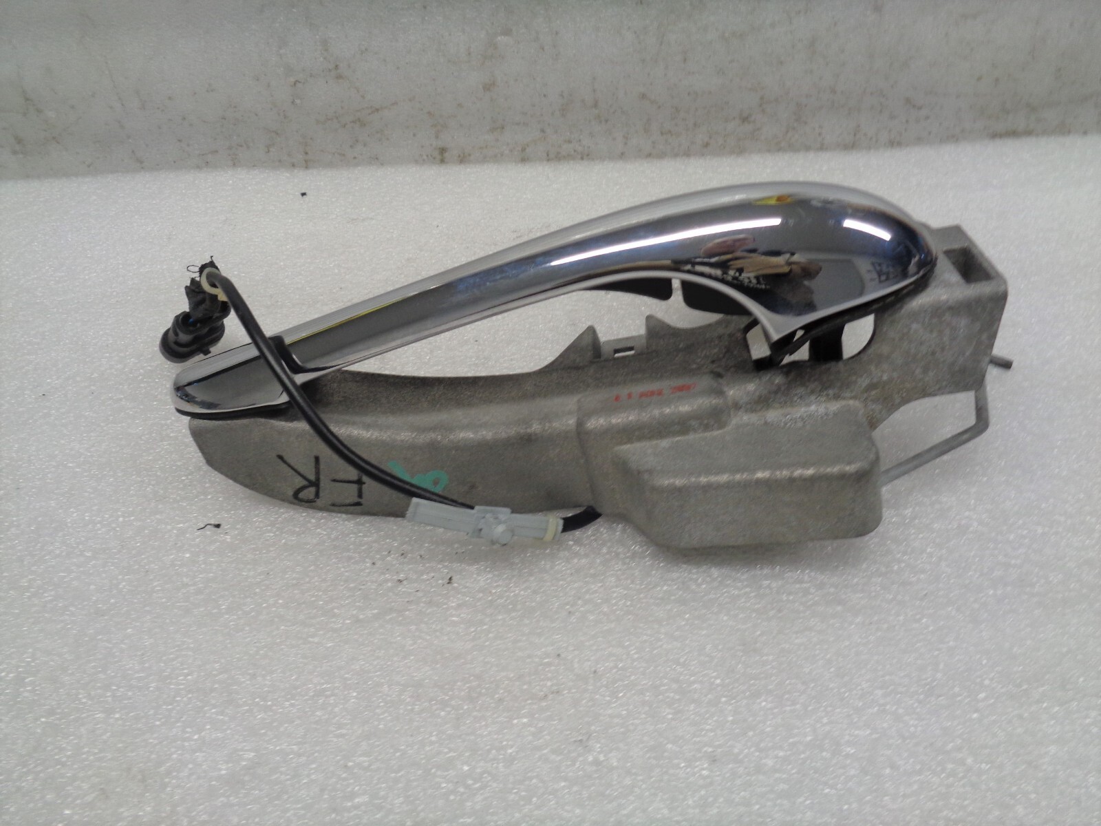 05-08 Maserati Quattroporte Front Right Exterior Door Handle OEM AK2209239