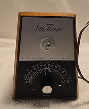 Vintage SETH THOMAS ELECTRONIC METRONOME Electric w/ Light Up Pulse E962-000