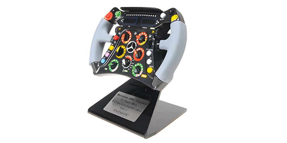 Minichamps 1:2 STEERING WHEEL MERCEDES AMG W03 MICHAEL SCHUMACHER 2012 - Immagine 3 di 4