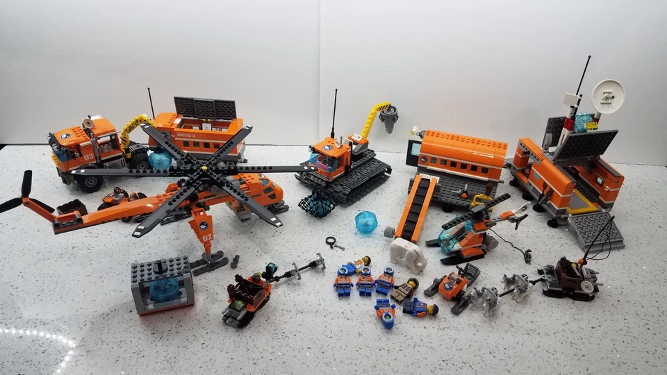 ❤️ LEGO City Arctic 60034 Helicrane 60035 Arctic Outpost 60036 Arctic Base Camp - Image 2 of 4