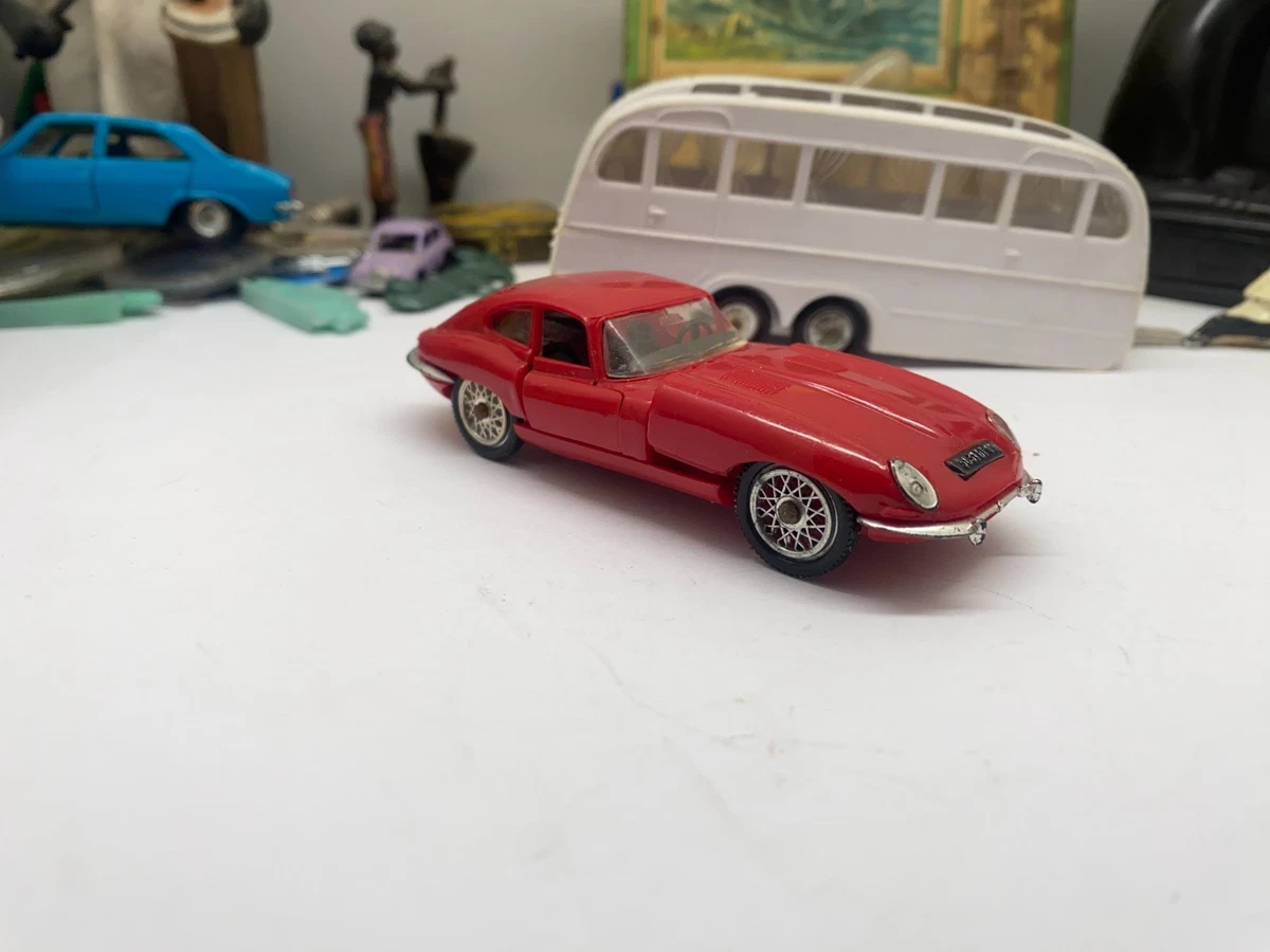 miniature 1/43 jaguar type e vert métallisé, best