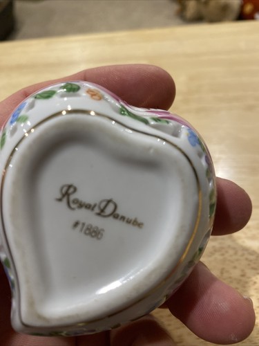 ROYAL DANUBE CHINA HEART SHAPED TRINKET BOX RETICULATED #1886 - Picture 6 of 9