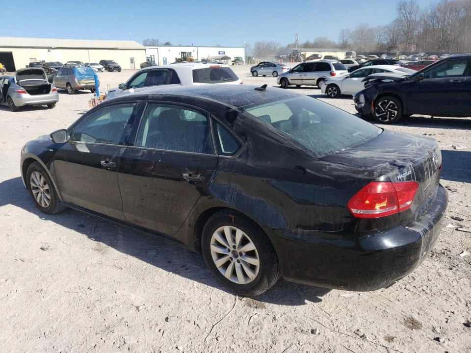 Used Engine Coolant Reservoir fits: 2015 Volkswagen Passat  Grade A Foto 2 de 4