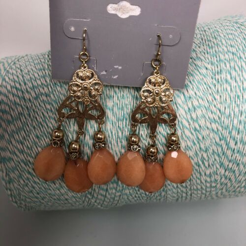 Pendientes tipo argolla colgantes Lydell NYC tono dorado marrón imitación piedras - Imagen 3 de 6