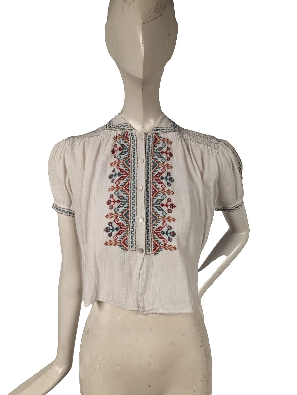 Prendas para mujer blancas vintage de la década de 1930