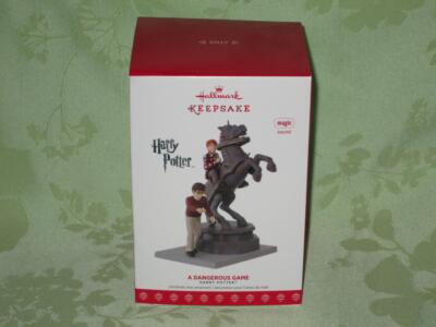 Hallmark 2017 A DANGEROUS GAME ornament Harry Potter series free shipping