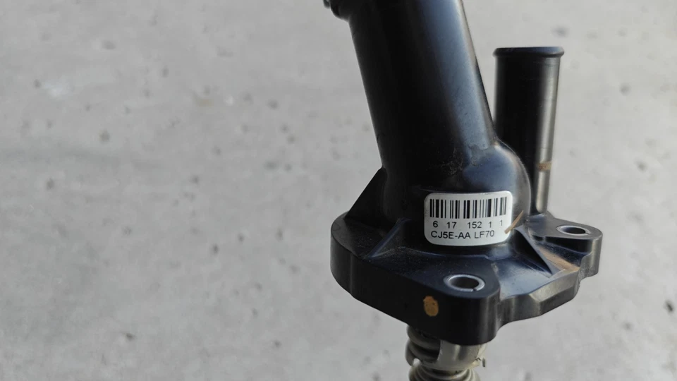 Корпус термостата со шлангом 2013 - 2018 Ford Focus ST - Изображение 4 из 4