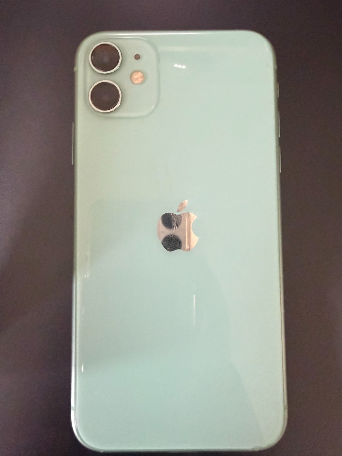iPhone 11 64 GB sbloccato con scatola e caricatore foto 2