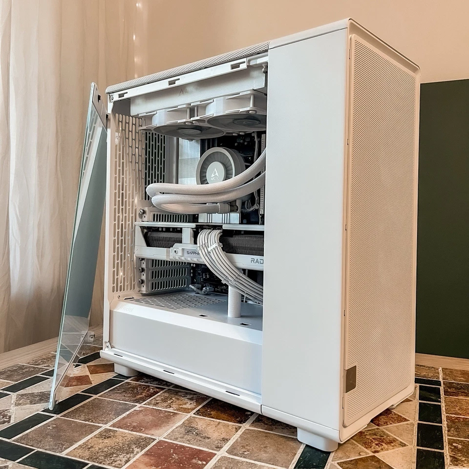 Gaming PC / Ryzen 5 7500F / RX 9070 16GB / 32GB DDR5 / 2TB SSD / WIFI7 / ARGB