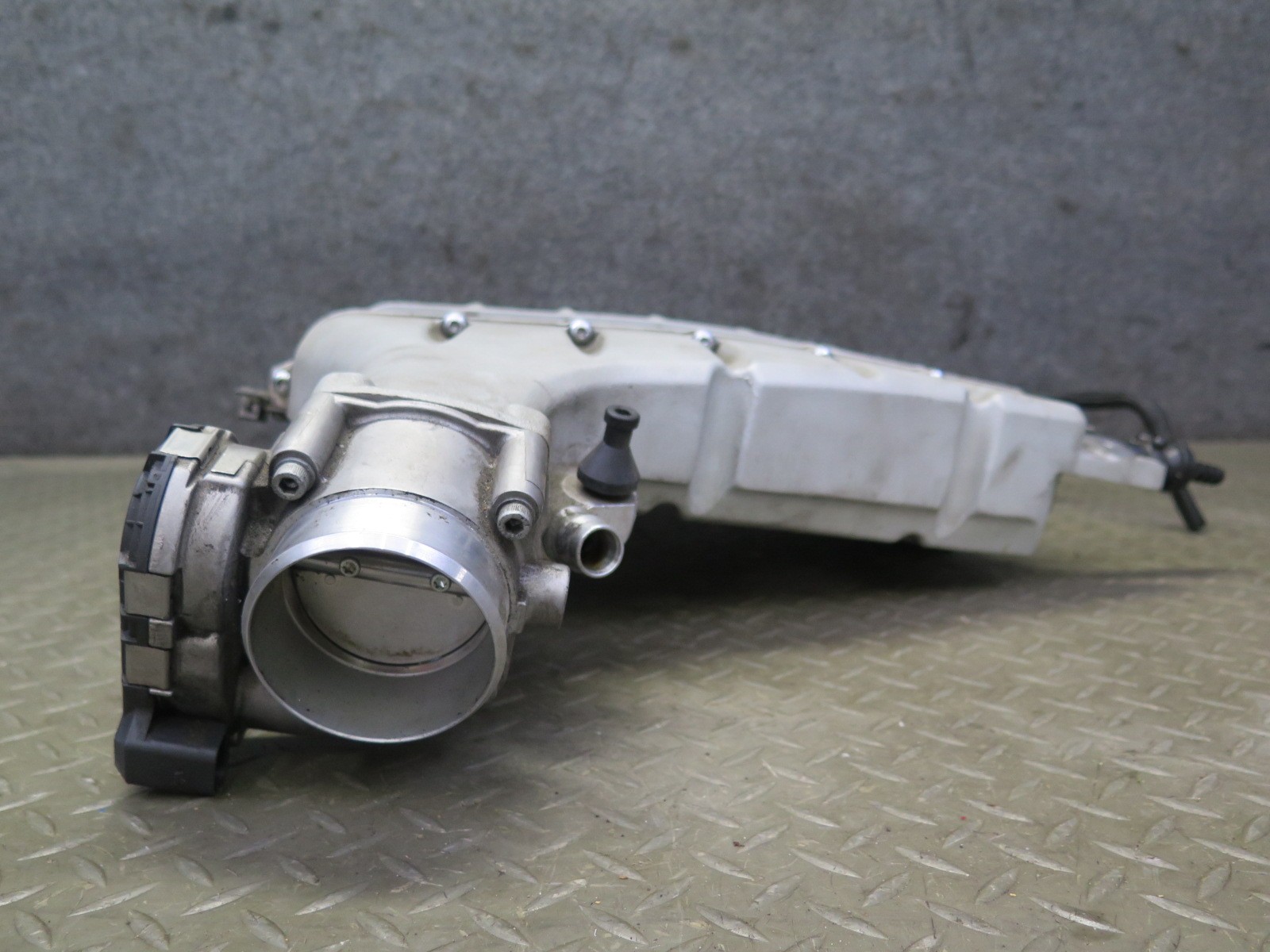 Bentley Flying Spur 2006-2012 Intake manifold