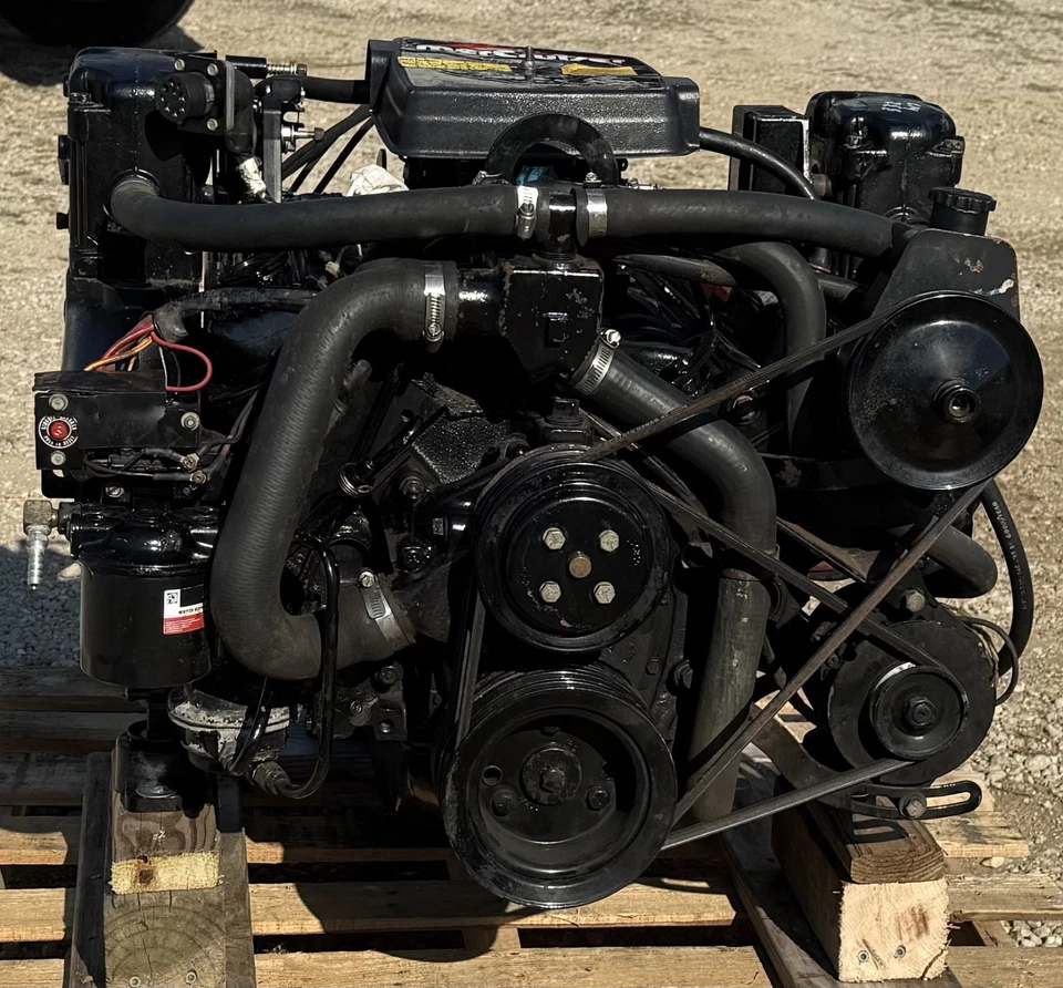 1987 MerCruiser 5.7L 260HP 350ci - Fresh Water Only - 332 Hrs - Image 2 of 4