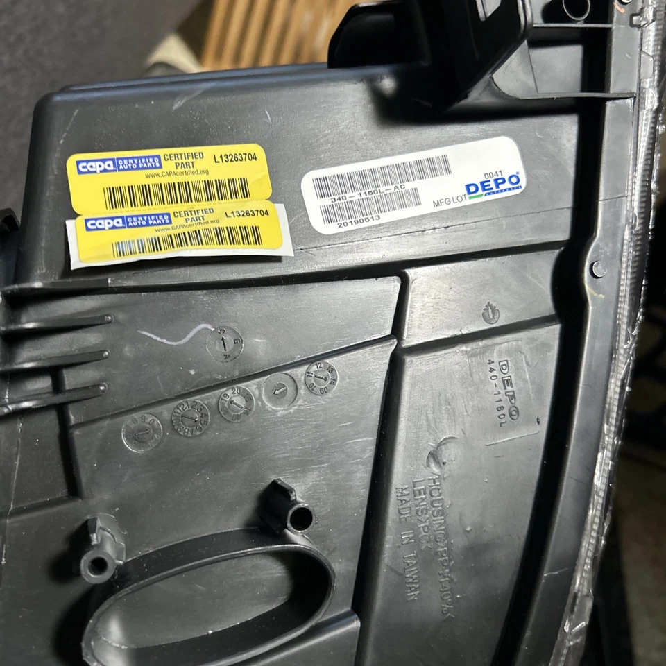 Faro Izquierdo Mercedes-Benz Sprinter B906 (2006-2013) DEPO 440-1160L-LDEMF Foto 2 de 3