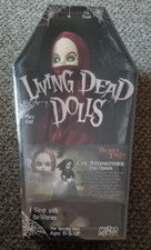LIVING DEAD DOLLS EVIL STEPMOTHER THE QUEEN SCARY TALES VOL.4 SEALED (MEZCO)