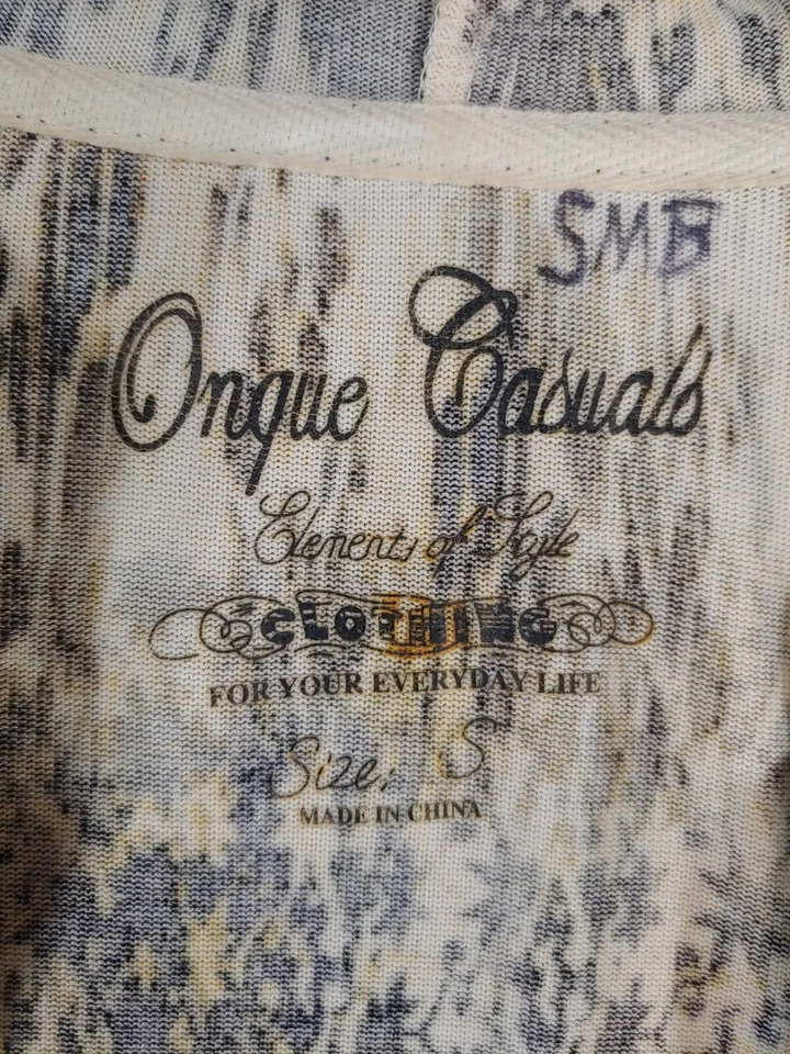 Chaqueta con capucha ligera Onque Casuals pequeña para mujer  Foto 3 de 4