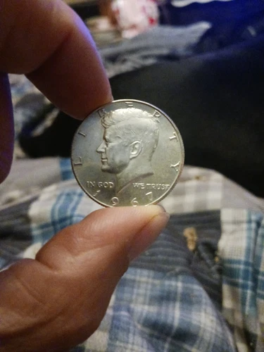 1967 P Kennedy Half Dollar 40% SILVER  *AU - ABOUT UNCIRCULATED*