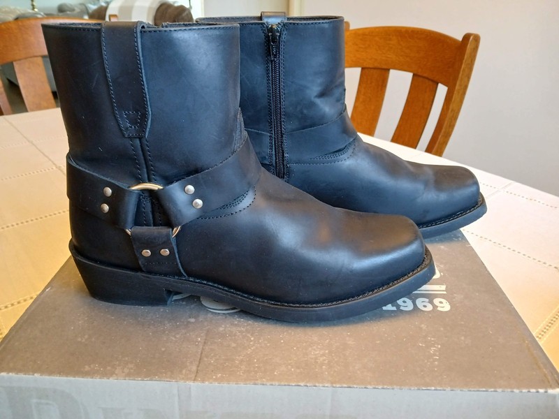 MEN'S GENTLY WORN DINGO REV UP BLACK LEATHER HARNESS ZIP UP BOOT SIZE 12 EW /BOX