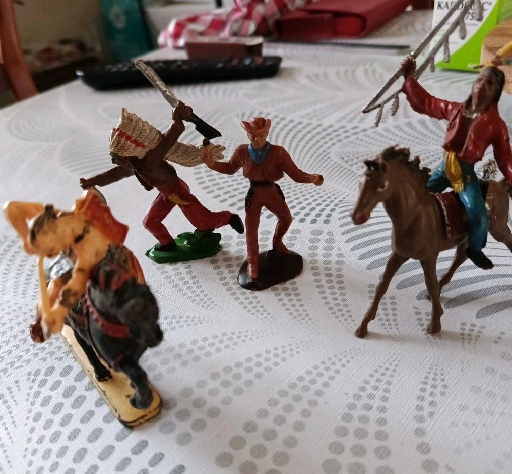 Lot Quiralu Soldats Anciens : Indien, Cheval Et Cow-boy, Jouet Plomb Creux