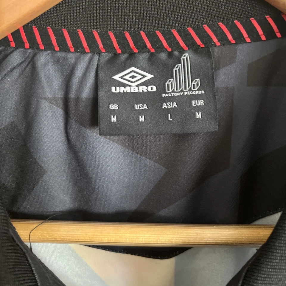Camiseta de fútbol Umbro Factory Records Joy Division tercera negra mediana Foto 2 de 4