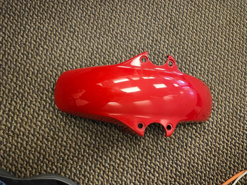 APRILIA GUARDABARROS DELANTERO BREVA 750 ROJO GU32434311 pieza original NUEVO Foto 4 de 4