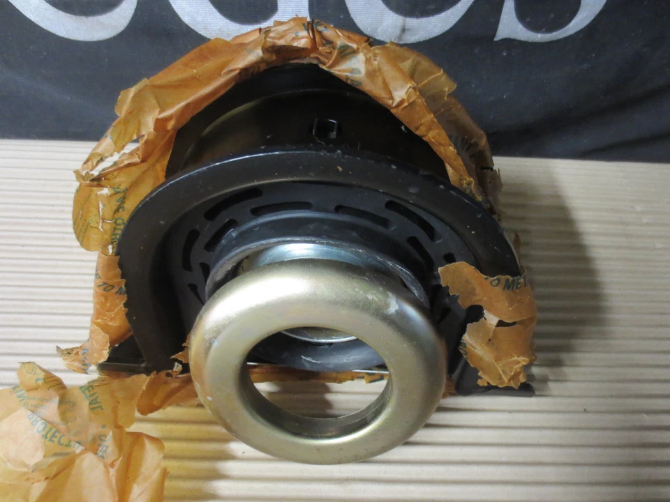 Ford Propshaft Bearing Assy Part No 1602352 - Image 2 of 4