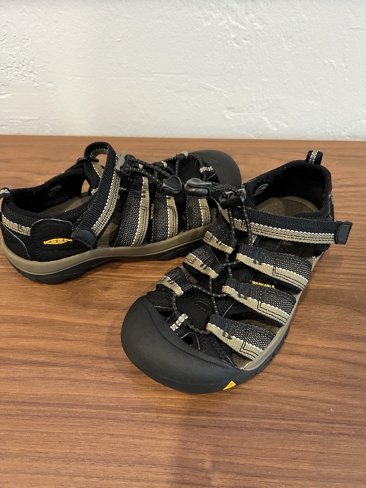 Sandali Keen Newport H2 impermeabili sportivi neri e verdi bambino grande taglia 2 Eu 34