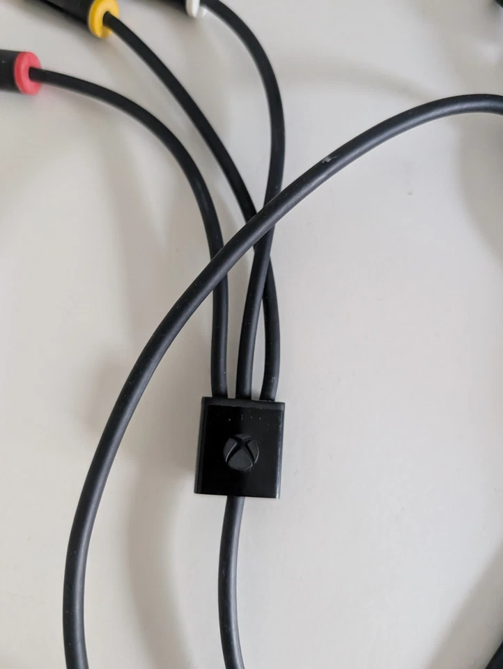 OFFICIAL GENUINE Xbox  One Headphone To  RCA  AV  Cable Lead  - Image 2 of 4