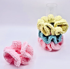 Handgefertigte gehäkelte Plüsch Scrunchies ...