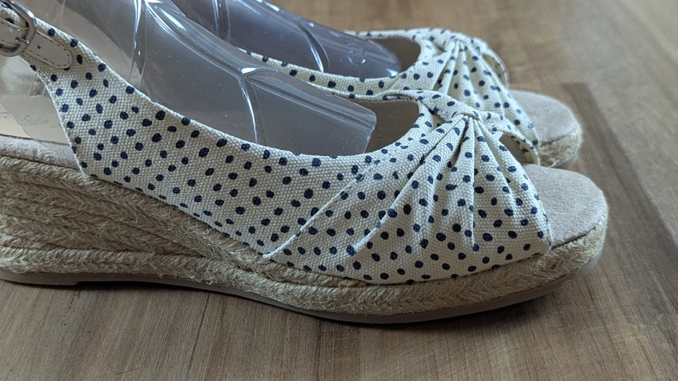 Sandalias de cuña alpargata de lona a lunares Easy Street para mujer talla 8 Foto 4 de 4