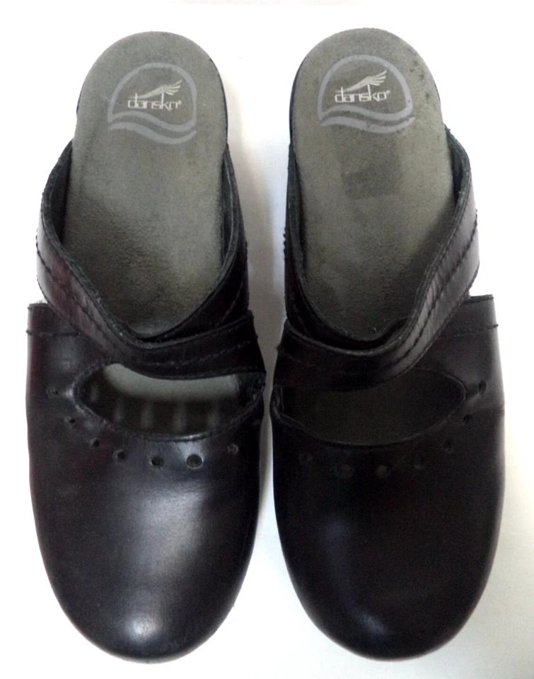 Tamancos mulas de couro Dansko Susana preto conforto gancho alças tamanho 39 8.5 - 9 - Imagem 3 de 4