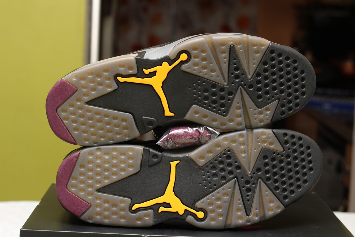 New, never worn 100% authentic Nike Air Jordan 6 Bordeaux Sneaker Politics main image 4