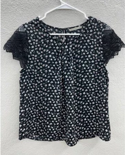 Womens Active USA Shirt Size Medium Black Floral Lace Cap Sleeve 