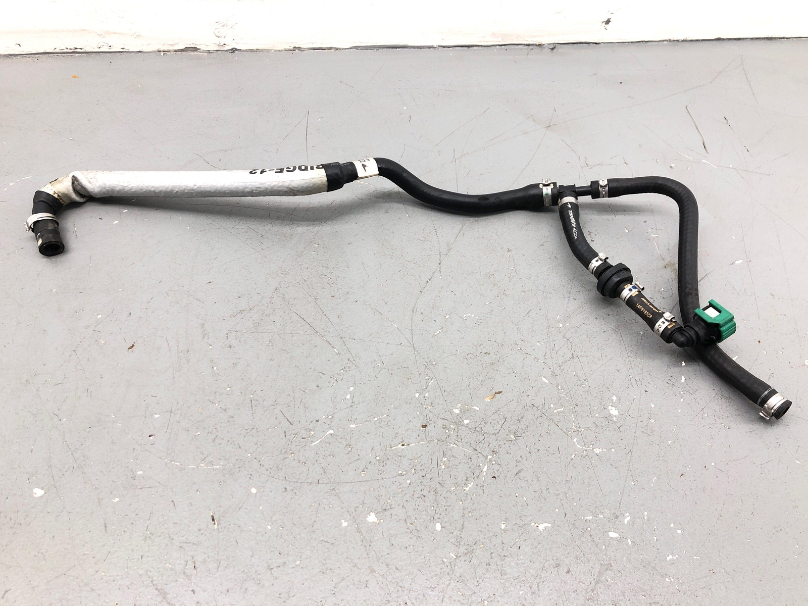 2020-2023 MCLAREN GT 4.0L ENGINE WATER COOLANT HOSE PIPE LINE 22KA008GP OEM 2021