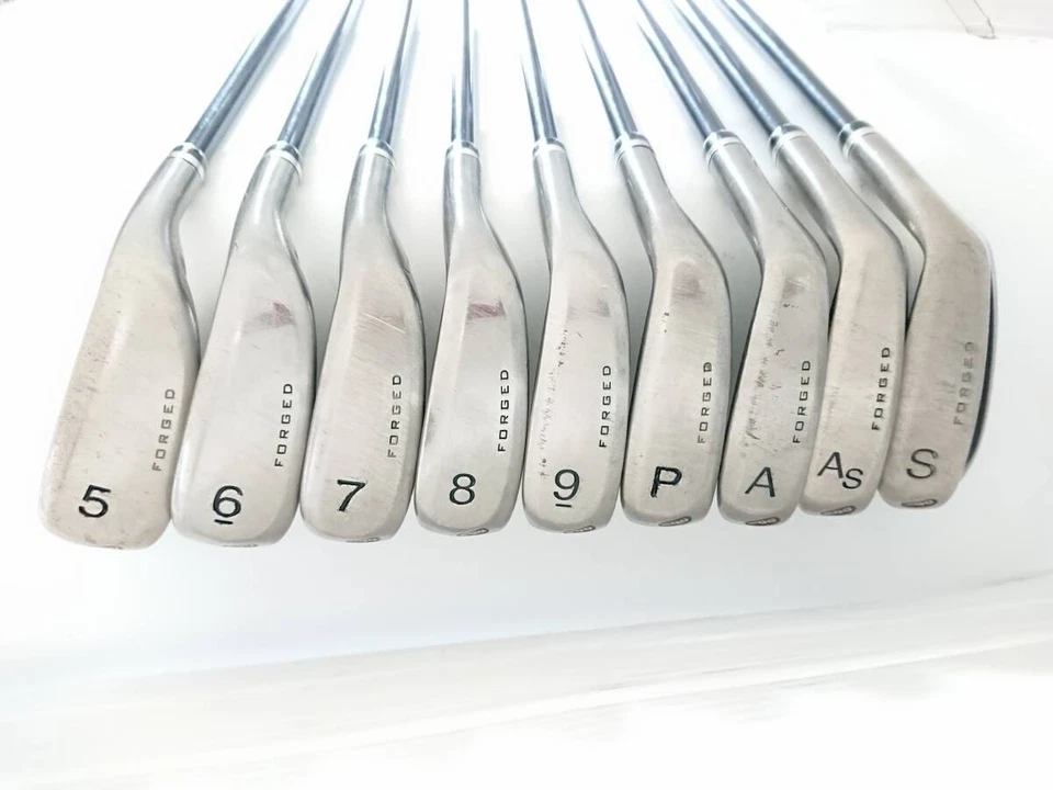 PRGR Right Handed Iron Set egg forged 5-9,P,A,AS,S Graphite Shaft Flex S - Image 3 of 4