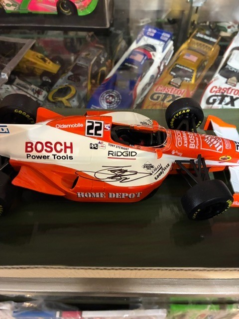 tony stewart 1/18 diecast aoutgraphed
