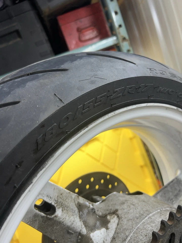 Llanta de neumático de rotor buje recto rueda trasera OEM SUZUKI GSXR 600 750 2001-2005 Foto 3 de 4