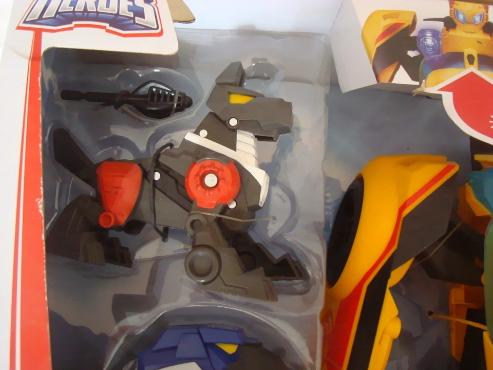 Playskool Heroes Transformers Rescue Bots Bumblebee Rescue Guard   - Image 3 of 4