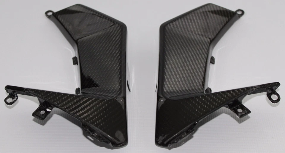 Aprilia Shiver 750 碳纤维侧板 2007 - 2010 — 第 3/4 张图片