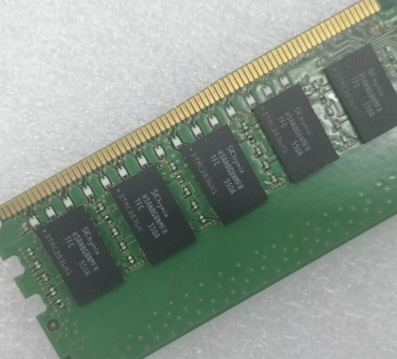 Kingston 16GB DDR4 2666 ECC UDIMM RAM 9965669-032.A00G KSM26ED8