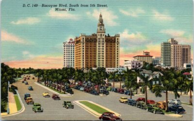 1940s FL Postcard Biscayne Blvd South from 5th Street Miami Old Cars St. View