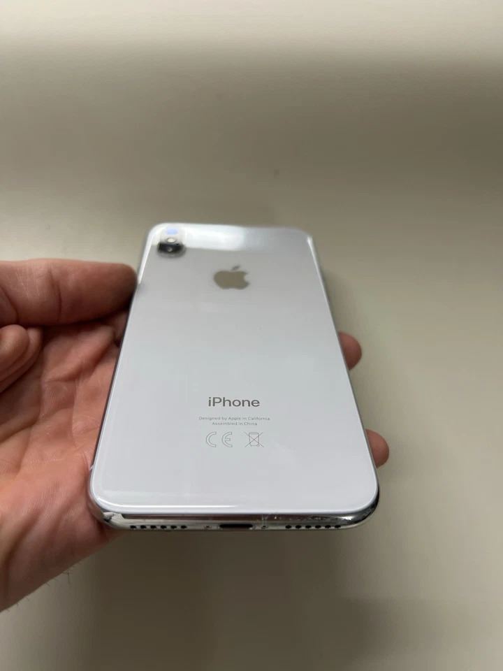 Apple iPhone X - 64 GB - Argento (Sbloccato) - Immagine 4 di 4