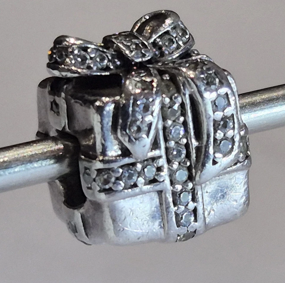 Authentic Pandora Sparkling Cz Pave Surprise Present Charm 791400CZ S925 ALE - Image 2 of 4