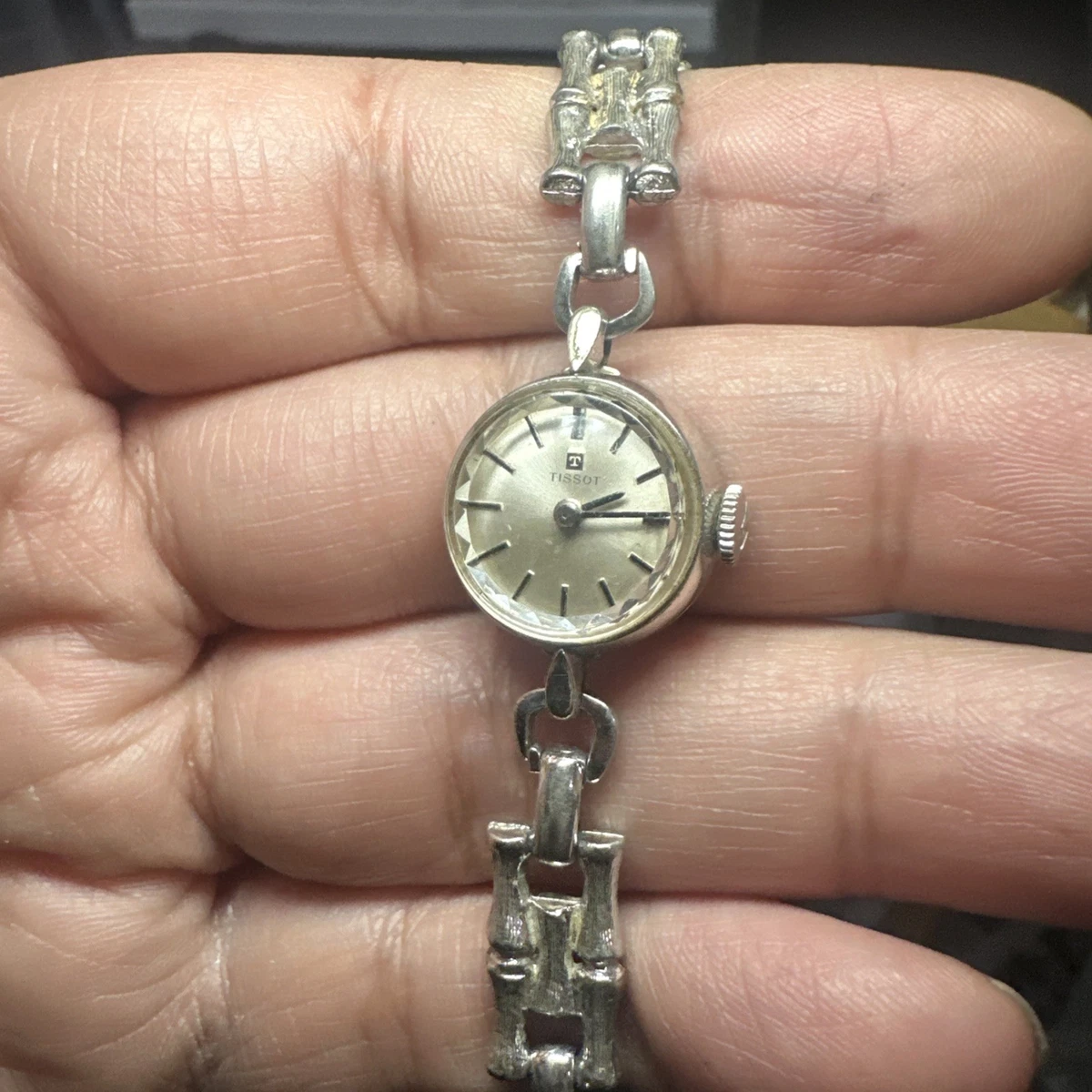 Tissot Mechanical (Manual) Dress/Formal Wristwatches for  display picture 3