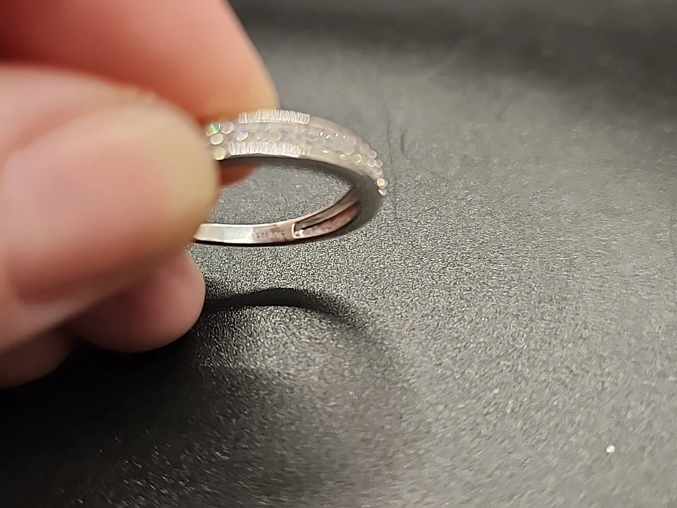 蓝宝石周年纪念永恒戒指 铑超过 925 尺寸 8 签名 SJD — 第 2/4 张图片