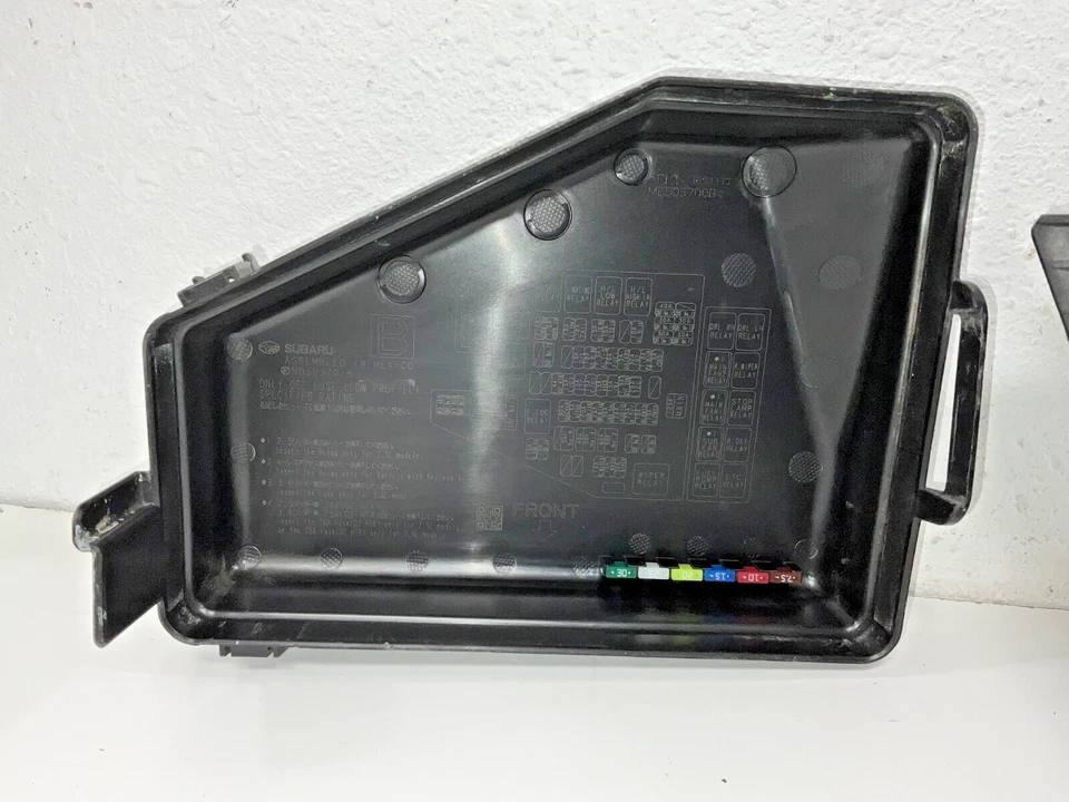 2015 Subaru Outback 3.6L Engine Fuse Box OEM - Изображение 3 из 4