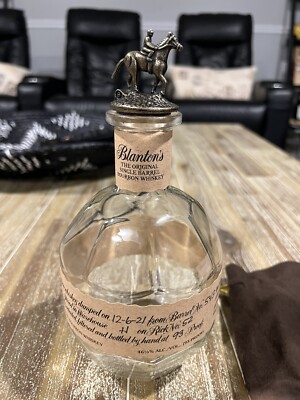 Blantons Single Barrel Bourbon Whiskey Empty Bottle W/Cork Topper letter ''B'' bag