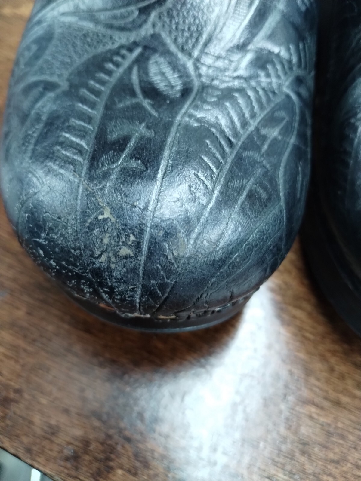 Dansko Embossed Leaf Pattern Clogs Black Leather … - image 3