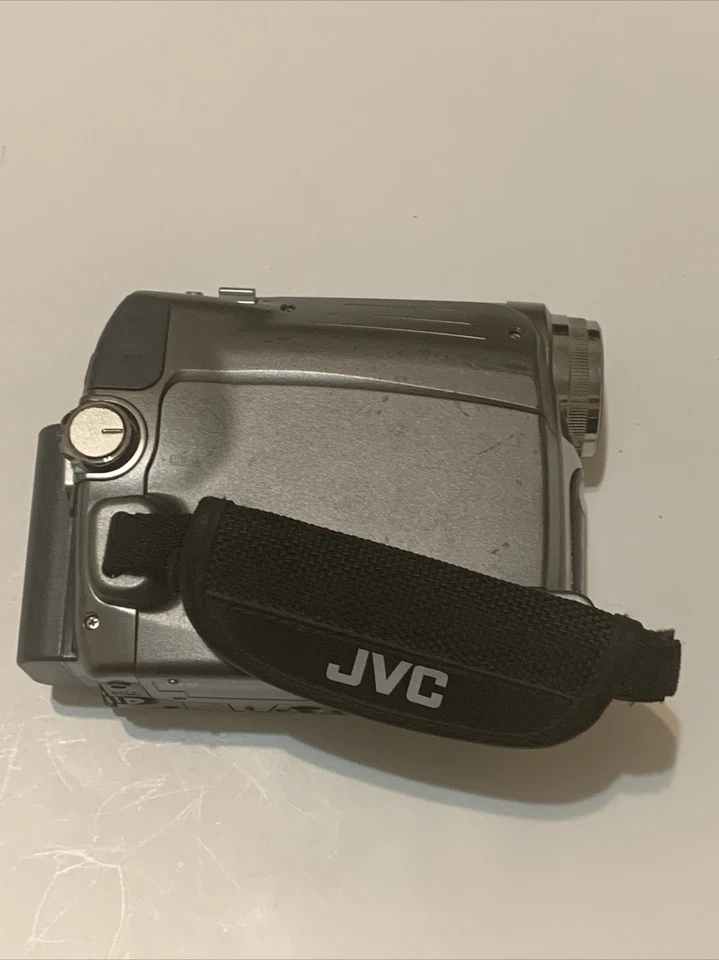 JVC GR-D770 Mini DV, Flash Media Camcorder NOT WORKING AS IS - Image 3 of 4